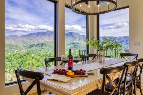 Minutes from the Strip Downtown Gatlinburg Stunning Views Sleeps 125BathsHot Tub Pool