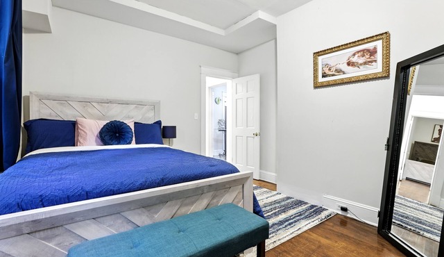 Miranda's is one of the coziest 2-bedroom gems you will experience. Welcome in Silver Spring