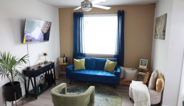 Modern 2br 2Bth Downtown Baltimore Apt. w/Pool in Baltimore