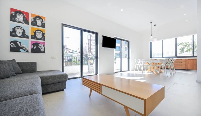 Modern 3BR Next to Gordon by HolyGuest