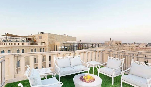 Modern, Bright, Mamilla Gem - Prime Location!
