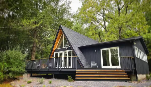 Modern & Cozy A-Frame 2BR + Loft, Firepit & Grill in Catskill