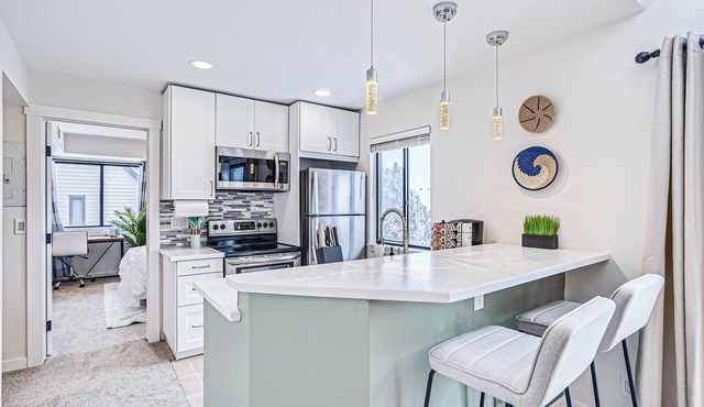 Modern DTC 2BR Condo with Pool, Fireplace, Light Rail
