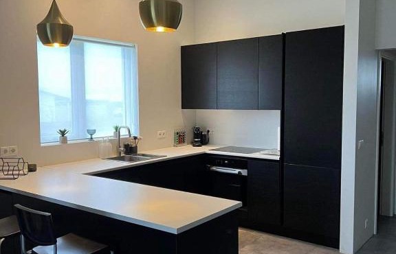 Modern fully equipped 2 bedroom apartment.