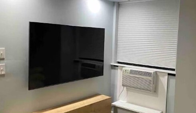 Modern Mt.Vernon Studio In Great Central Location in Baltimore