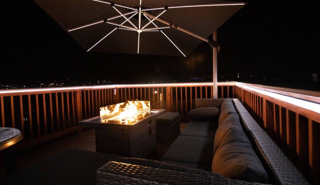 Modern Smart Home w/Gourmet Kitchen, Peloton & King Suite with Rooftop Deck in Baltimore
