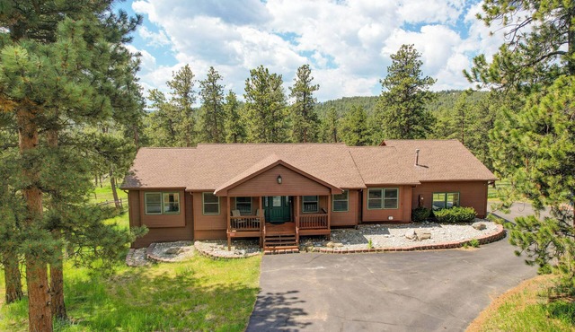 Modern + Spacious Mountain Cabin with XL Hot Tub located in the Rocky Mountains in Bailey
