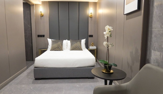 New Deluxe Cozy Studio Apt/WIFI @ Orchard/Somerset Area in Singapore