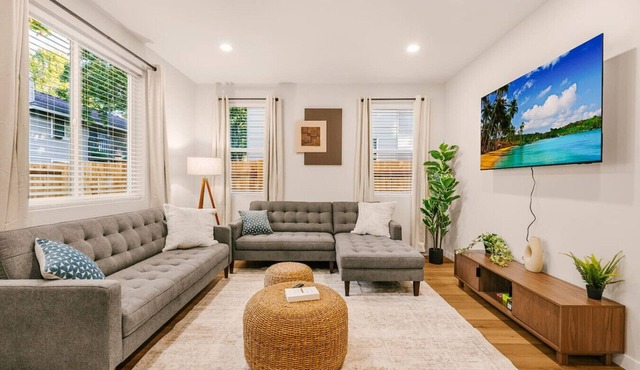New PNW Retreat | Family-Friendly | Near DWTN in Gresham