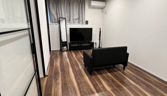 Newly built [KAARA] 3 minutes from the station, near by USJ, Namba, and Umeda!