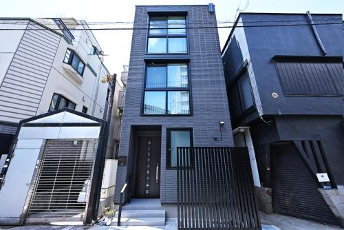 NY Hotel Premium 2 新宿3階建て4室1バスルーム1シャワー3トイレ in Tokyo