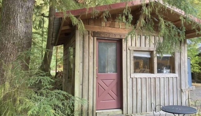Outback Too Rustic Cabin by Olympic National Park in Forks
