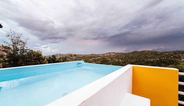 Panoramic Escape w/Private Pool in Mayagüez
