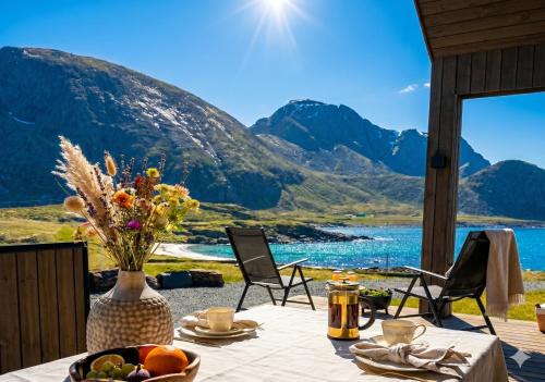 Panoramic Seaside Cabin in Vesterålen - Arctic Ocean Views - Close to the Beach