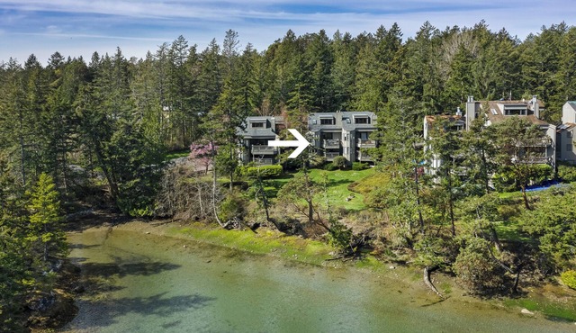 Peaceful 1 bedroom, 1 loft Condo!
