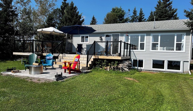 Peaceful beachfront Harrington Hideout close to 4 golf courses and Ski Wentworth in Malagash