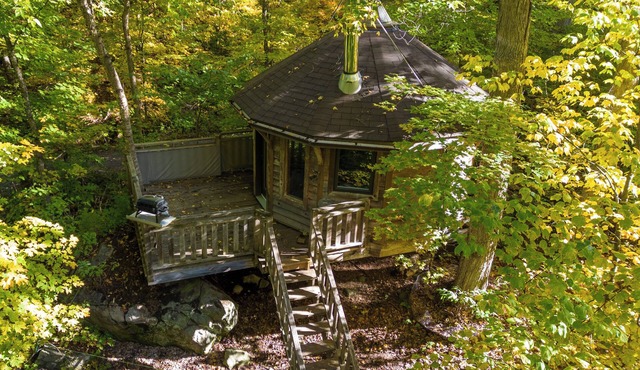 Perched yurt treehouse with skylights | Lodging #09 in Mont-Blanc