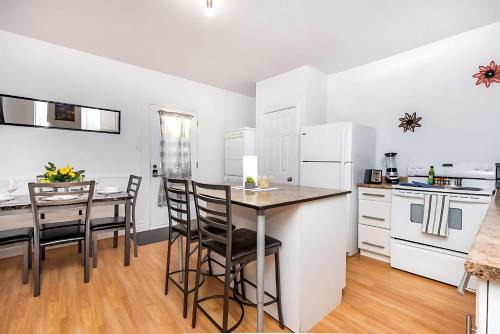 Pet-friendly Apartment - Steps to Rideau Centre in Ottawa