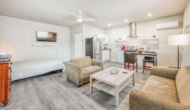 Pet-Friendly Studio with Quick Freeway Access in Fresno