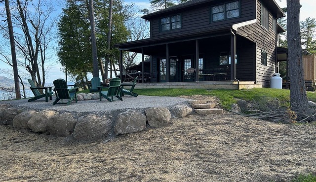 Pinecrest Lodge; Lakefront Retreat in the Waltonian Islands Hague on Lake George in Hague