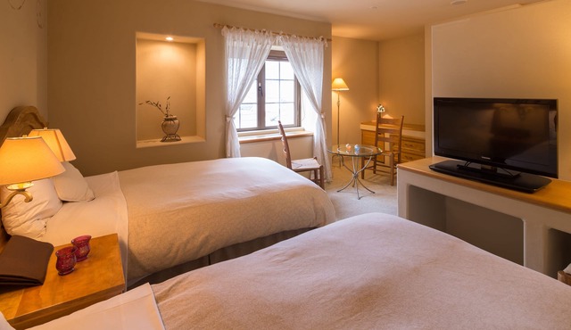 Poppy Springs Resort & Spa