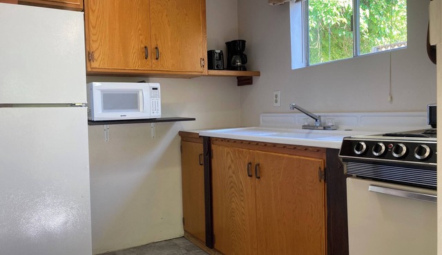 Pristine & Charming One Bedroom Home. Includes all utilities except electricity in Orland