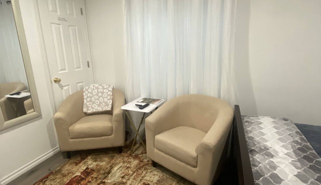 Private, Comfortable Basement Apartment in Aurora