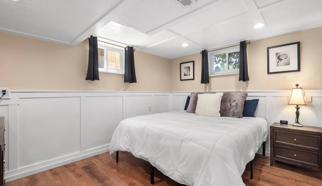 Private Hot Tub & Fire Pit – Near Bear Creek Park