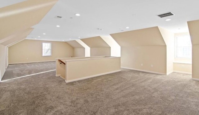 Private King & Shared Suites in Roland Park, MD in Baltimore