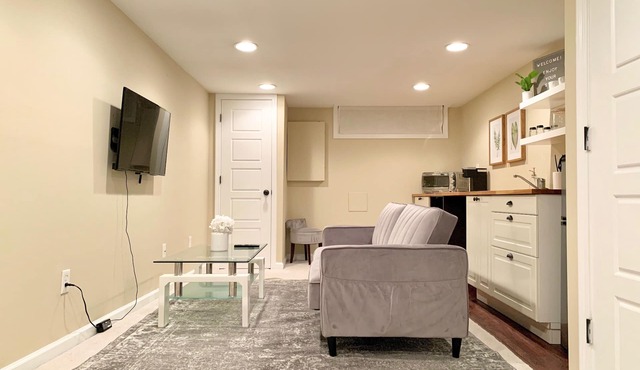 Private one bedroom studio near Patterson Park and John Hopkins in Baltimore