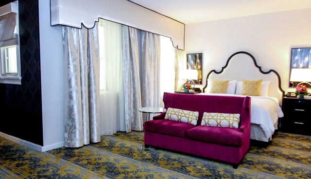 PURE Wellness Junior Suite King, Contemporary Charm, Fitness Center in Washington