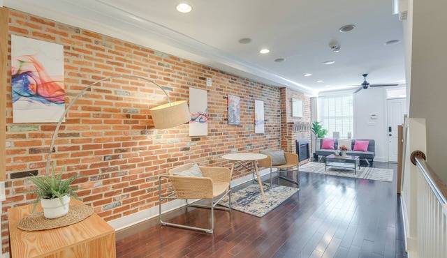 Rooftop Patio w/View: Baltimore Retreat in Baltimore