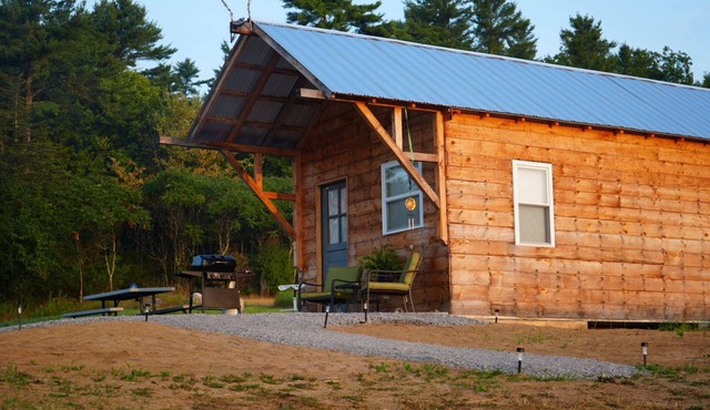Rustic ADK tiny cabin off grid with electric option in Willsboro