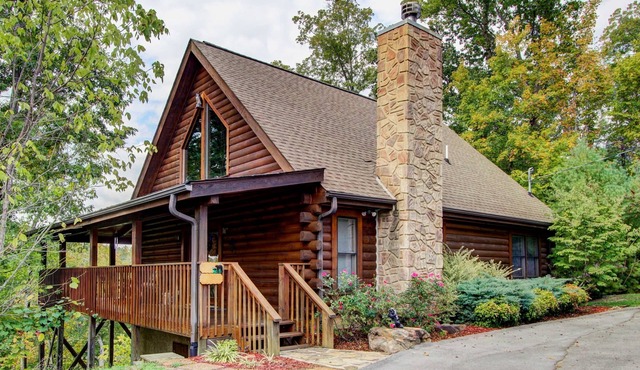 Rustic Sevierville Cabin w/Covered Porch!