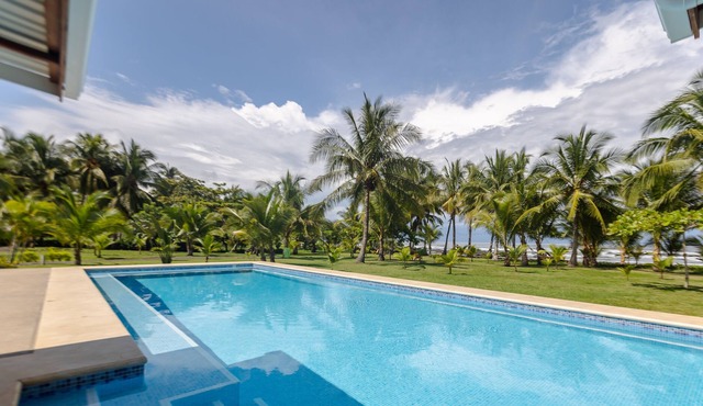 Salvatierra Beachfront Hotel in Bejuco