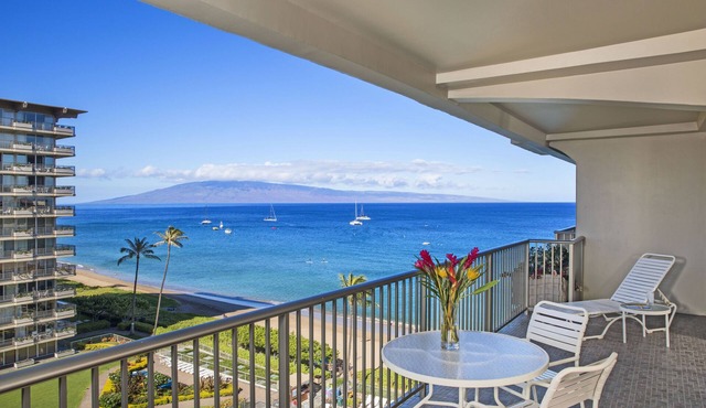 Sea, beach and courtyard views - prime location