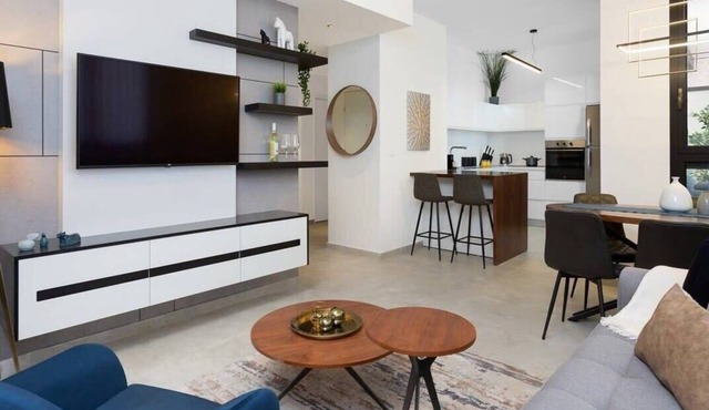 Sea View 2 BR near Shouk Hacarmel by HolyGuest