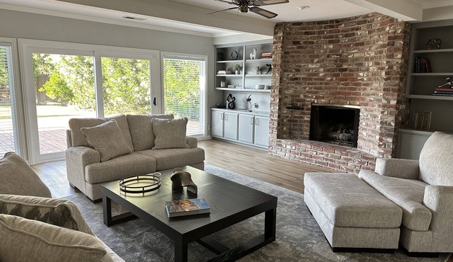 Secluded Home w/pool located 5 mins from American River in Carmichael