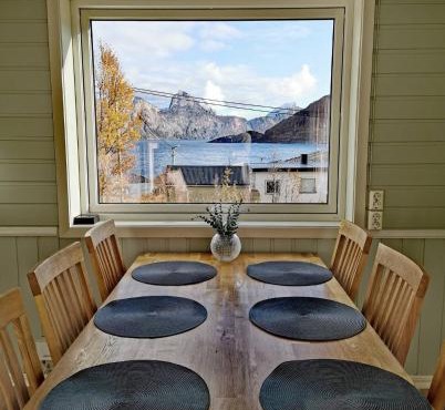Segla view house in Mefjordvær