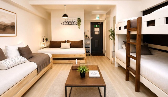 Shin-Osaka 301: Just a 3-minute walk from JR Shin-Osaka Station! Accommodates up to 6 guests! Pets Welcome! Single Rooms with Excellent Access to Kyoto, Kobe, and Nara