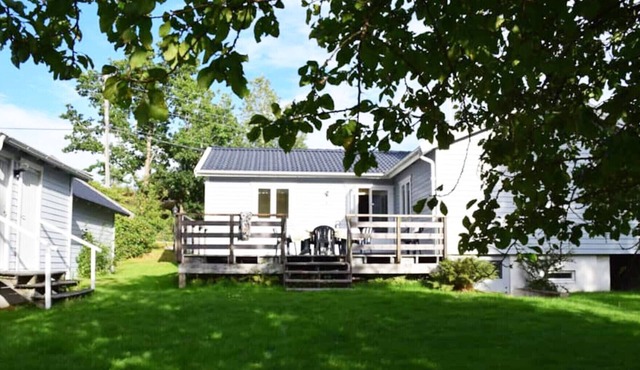 Spacious cottage in Svanesund near beach and grocery store | SE09163