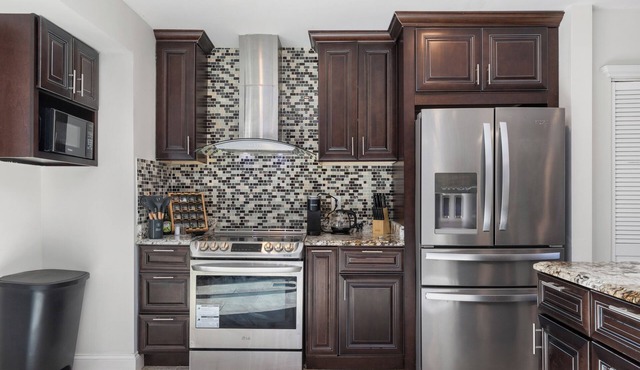 SPACIOUS Getaway [4BR QBED] Free Parking! [12mi- DC] in Silver Spring
