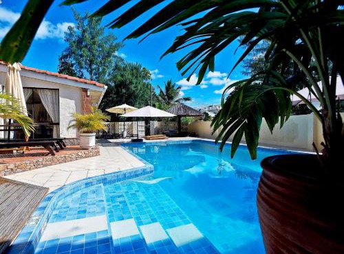Spacious House with Shared Pool in Machabee in Machabee