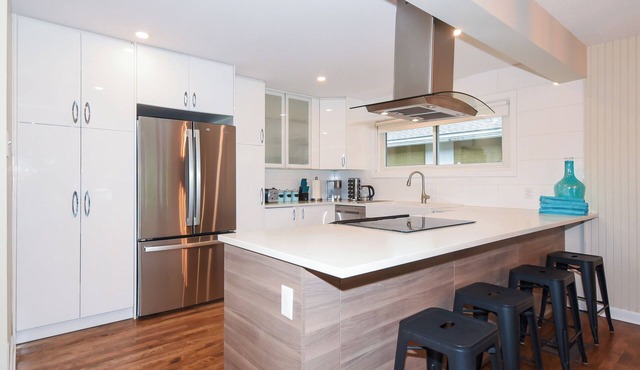 Spacious Main Lev Apt | Algonquin | 4 Beds, 2 Bath | Sleeps 8 in Ottawa