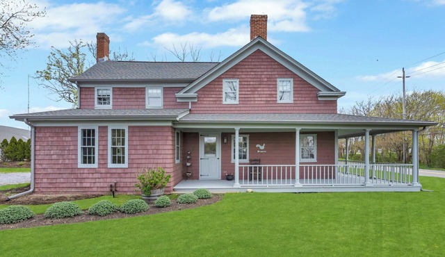 Spacious Private Home Located on Palmer Vineyards in the North Fork,. in Riverhead