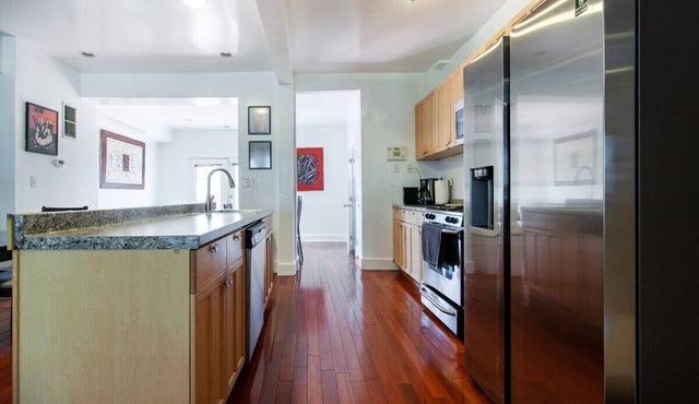 Spacious, Relaxing, 4 Bd 3.5 Ba Home In Petworth!