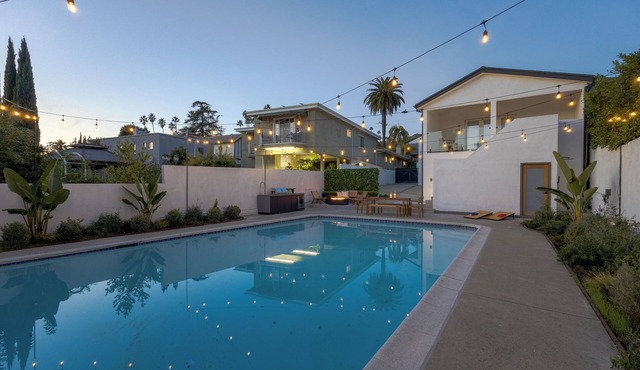 Spacious & Remodeled 4-bedroom house in a quite Glendale neighborhood.