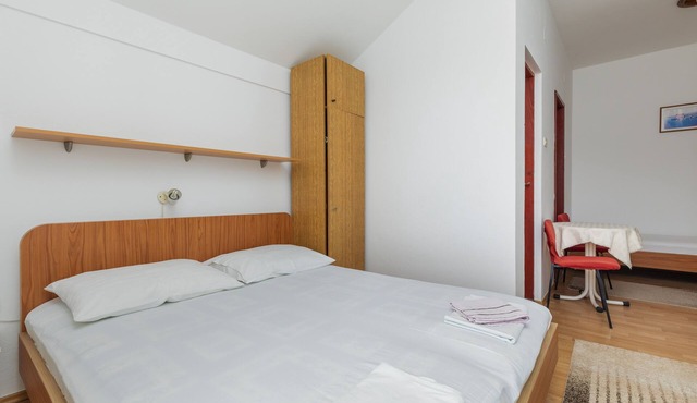 Studio flat with balcony and sea view Podaca, Makarska (AS-516-c)