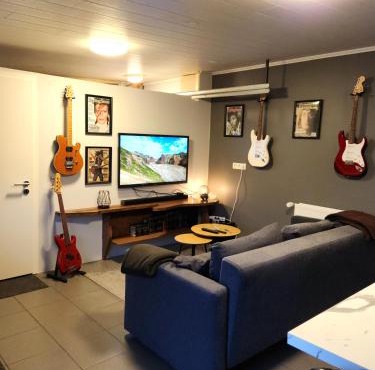 Studio Seven 7