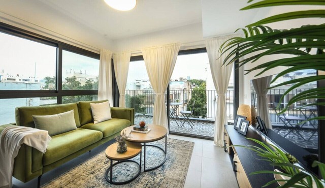 Stylish 2BR Apt w Balcony 5 min From Tel Aviv Port